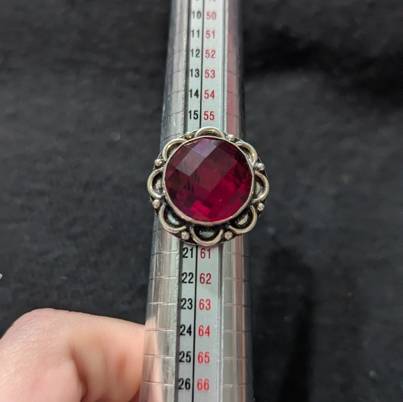 Sterling Silver Red Faceted CZ Round Statement Ring - Size 8.5 - Picture 7 of 7